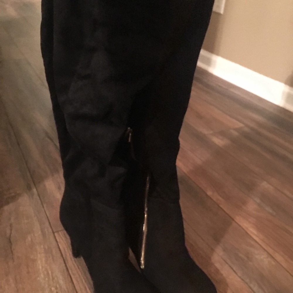 Knee high boots - Picture 3 of 5